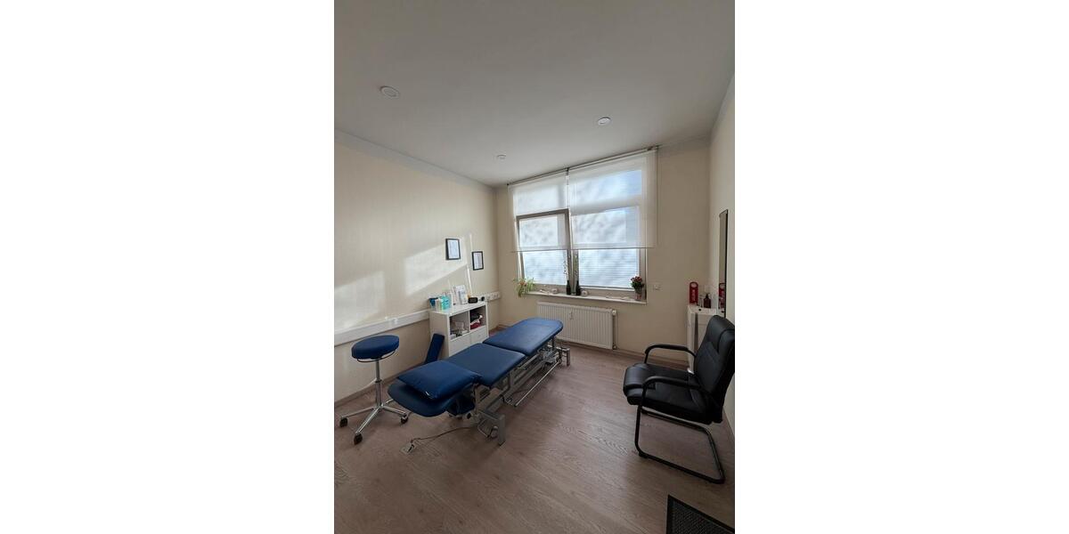 Miete repräsentative Gewerbefläche in denkmalgeschütztem Gebäude zimmer