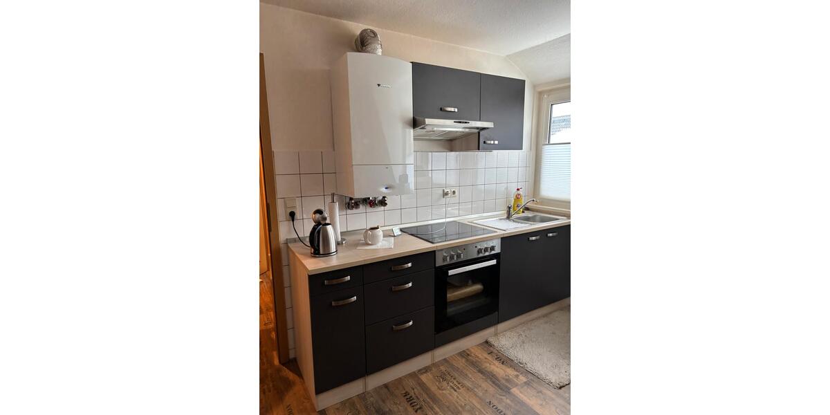 Dachgeschoßwohnung Bremerhaven Schiffdorferdamm - 1 Zimmer, 33 m&sup2;, 216&euro; | Angebot:24559185