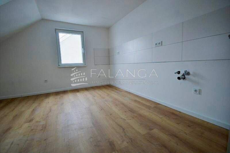 Etagenwohnung Wiesbaden-Schierstein Schierstein - 3 Zimmer, 90 m&sup2;, 1.350&euro; | Angebot:24702390