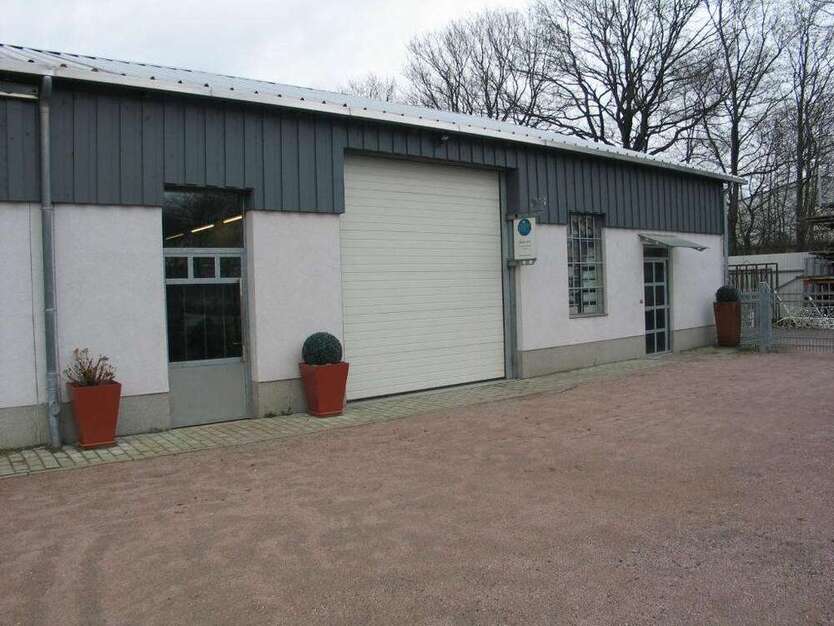 Halle in Henstedt-Ulzburg (Gewerbepark Nord) 1.306 € 122 m²