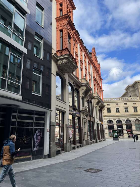 Einzelhandel in Leipzig 2.600 € 79.42 m²
