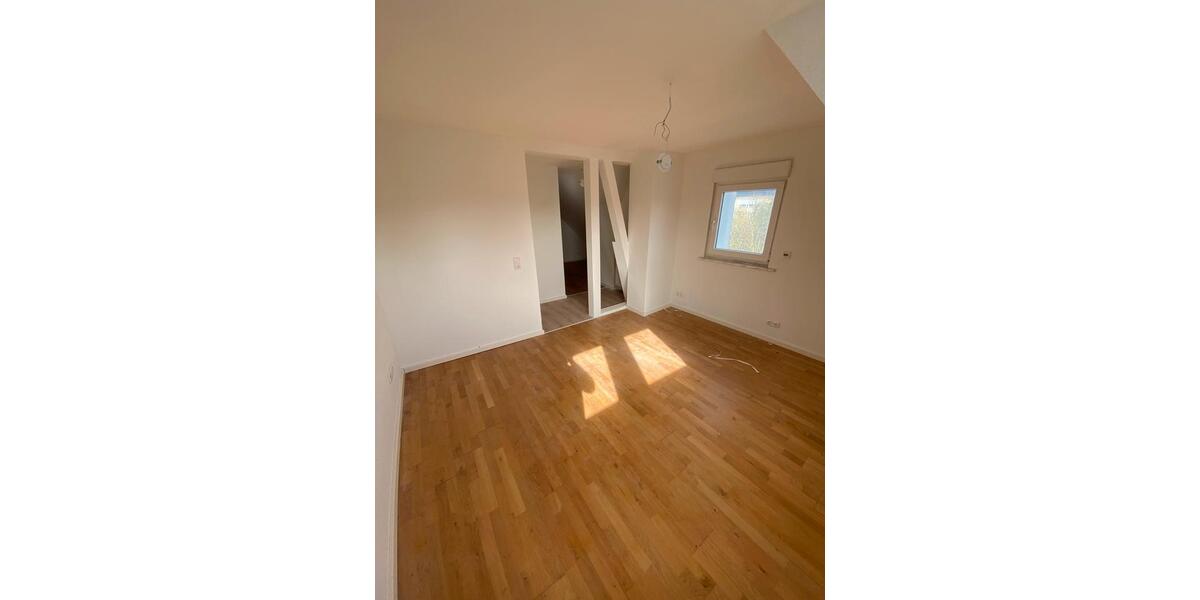 Etagenwohnung Hamm (Sieg) - 5 Zimmer, 90 m&sup2;, 800&euro; | Angebot:26040609