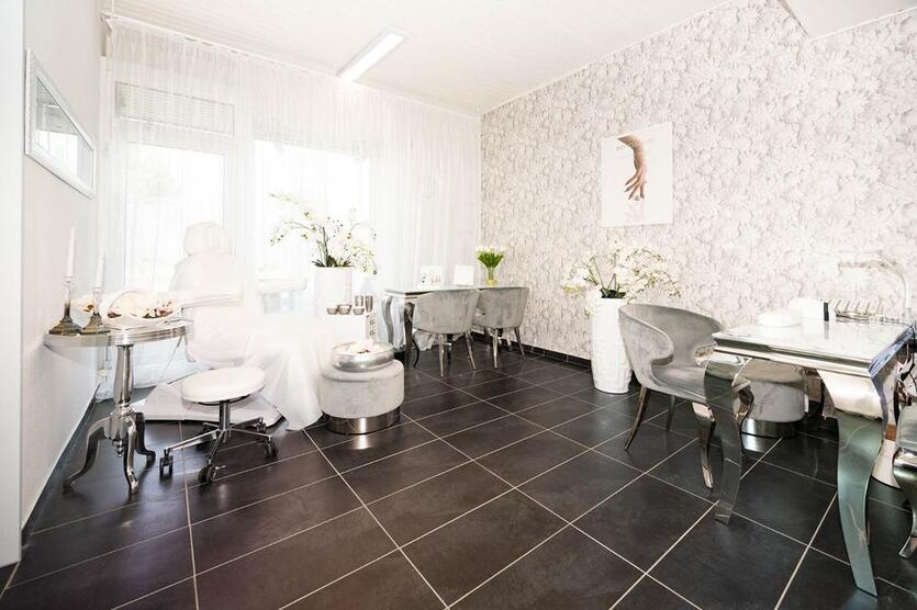 Ladenfläche Heinrich-Nordhoff- EG links 66,85 m² teilbar 3730qm zimmer