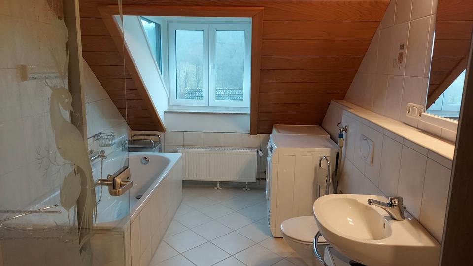 Dachgeschoßwohnung Gründau - 2 Zimmer, 95 m&sup2;, 800&euro; | Angebot:26623483