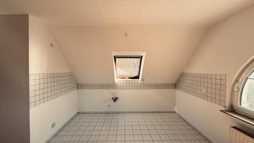 Dachgeschoßwohnung Radebeul - 2 Zimmer, 46 m&sup2;, 450&euro; | Angebot:26086397