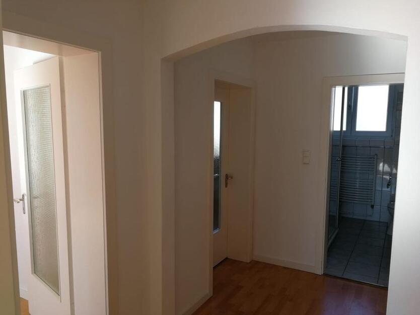 Helle 3-Zimmer-Wohnung mit Garten, großem Keller und Garage