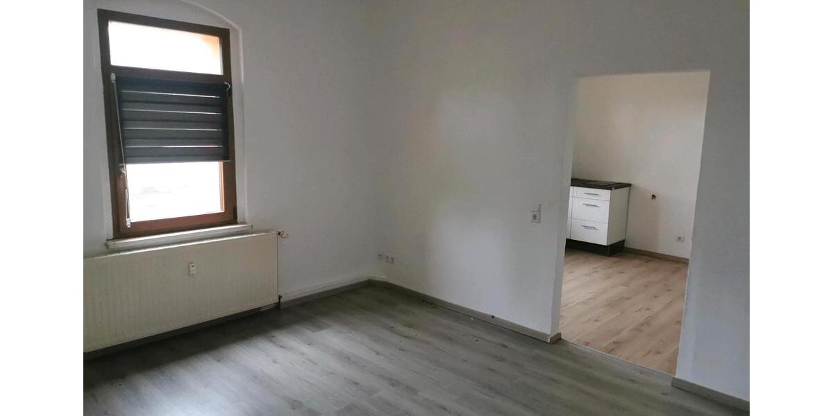 Dachgeschoßwohnung Hohenstein-Ernstthal Ernstthal - 2 Zimmer, 42 m&sup2;, 320&euro; | Angebot:26223315