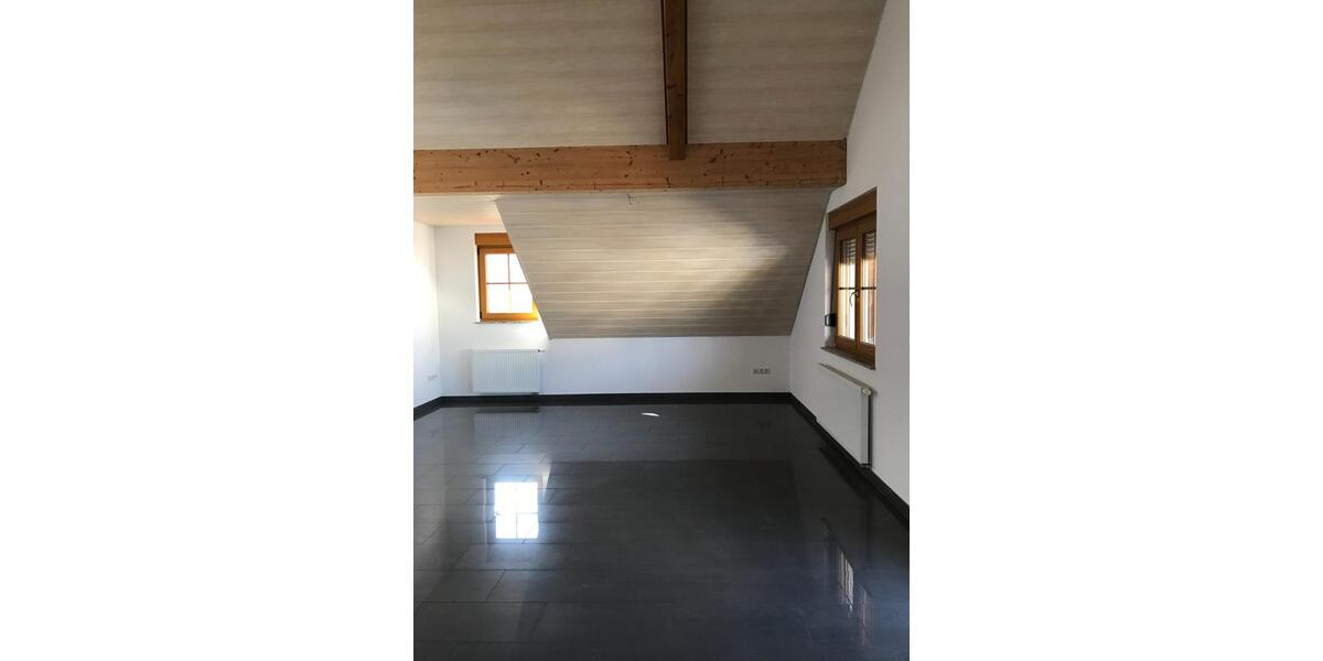 Dachgeschoßwohnung Satteldorf - 4 Zimmer, 97 m&sup2;, 790&euro; | Angebot:25804705