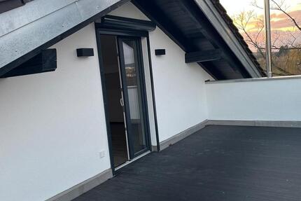 Außergewöhnliche 2-Zimmer-Dachgeschosswohnung mit Dachterrasse 2 zimmer