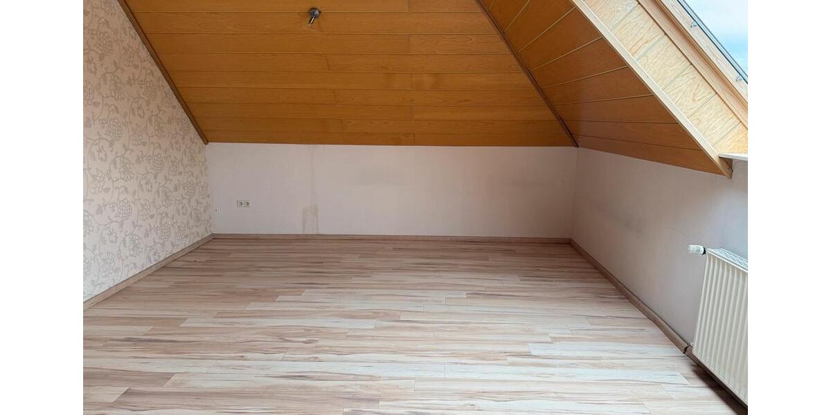 Etagenwohnung Salzkotten - 4 Zimmer, 120 m&sup2;, 1.350&euro; | Angebot:25146702