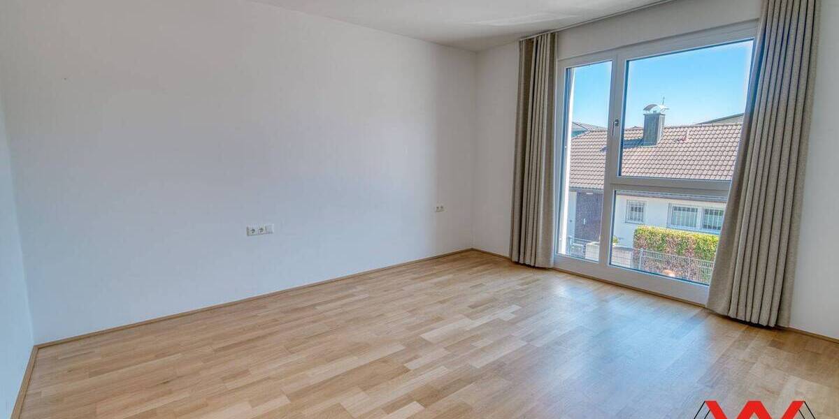 Etagenwohnung Grafing - 3 Zimmer, 84 m&sup2;, 1.440&euro; | Angebot:26803972
