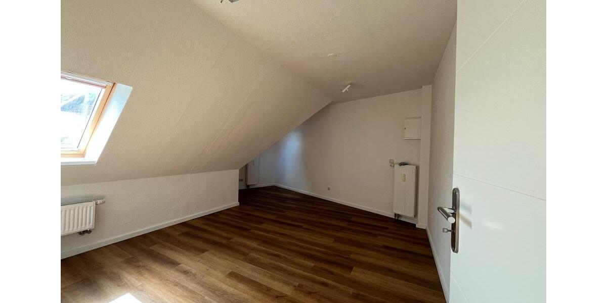 Dachgeschoßwohnung Stralsund - 3 Zimmer, 83 m&sup2;, 820&euro; | Angebot:26477490
