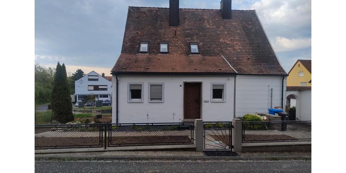 Einfamilienhaus Dettelbach - 7 Zimmer, 120 m&sup2;, 1.100&euro; | Angebot:26227861