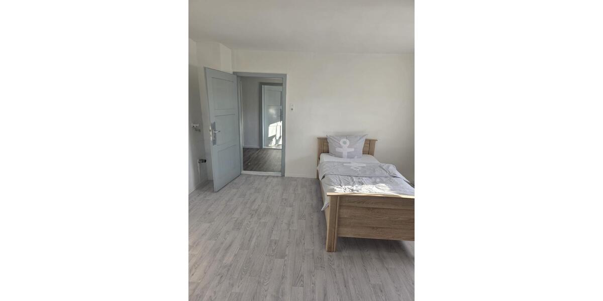 Wohnen auf Zeit Donauwörth - 6 Zimmer, 20 m&sup2;, 500&euro; | Angebot:26133592