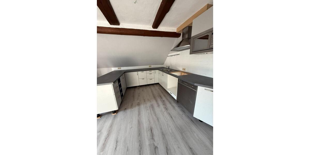 Dachgeschoßwohnung Stadthagen - 4 Zimmer, 110 m&sup2;, 600&euro; | Angebot:25450557