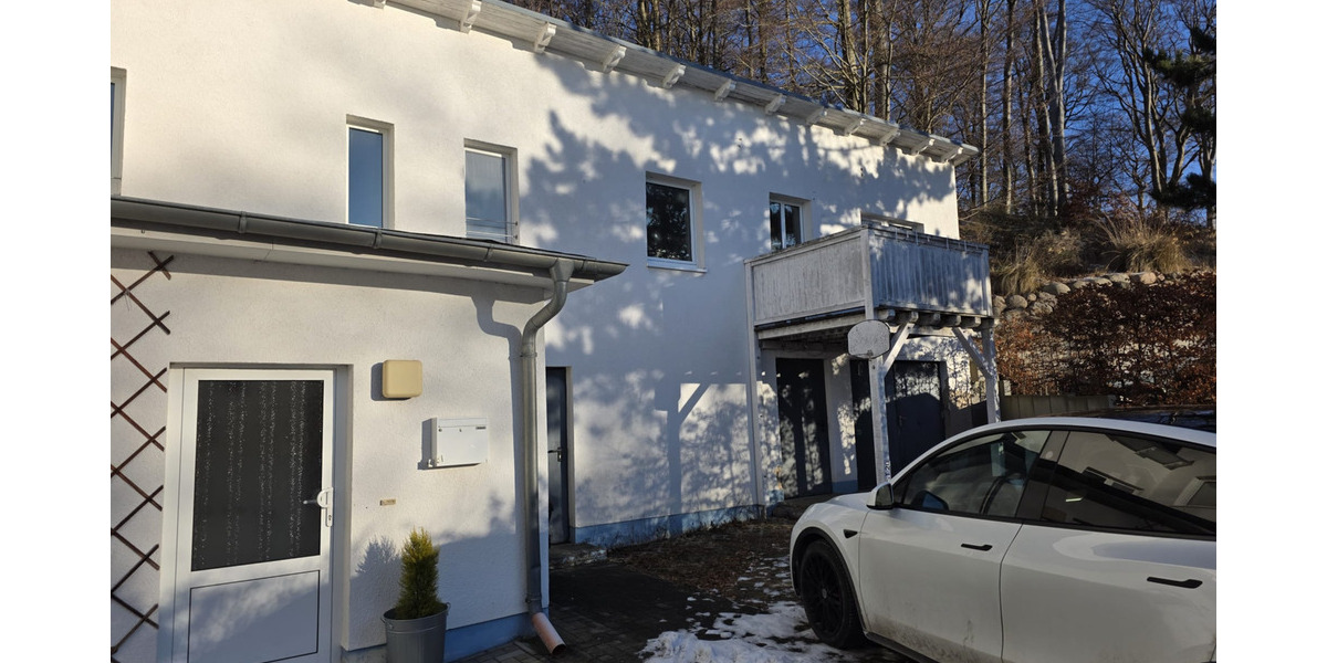 Etagenwohnung Sellin - 3 Zimmer, 77 m&sup2;, 1.050&euro; | Angebot:25066200