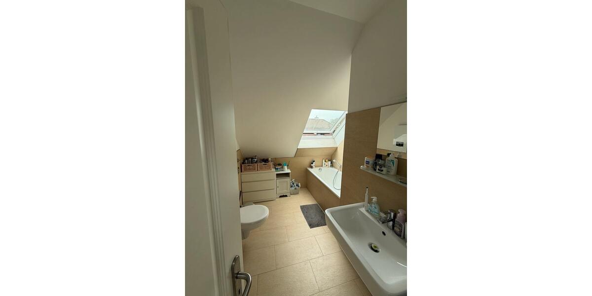 Etagenwohnung Düsseldorf Stadtbezirk 3 - 6 Zimmer, 150 m&sup2;, 650&euro; | Angebot:26663989