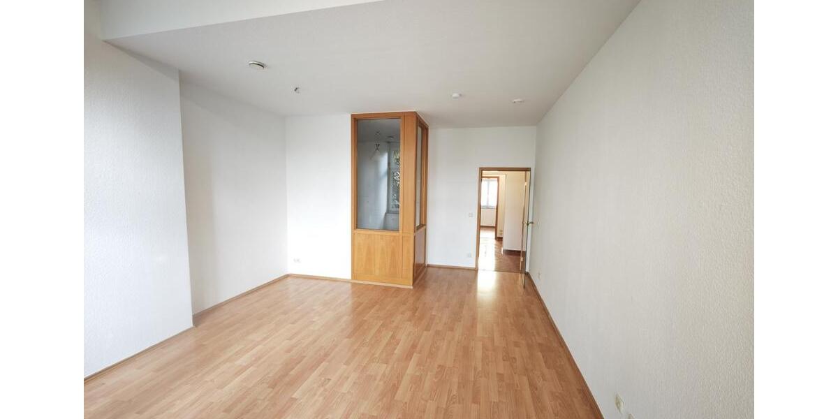 Etagenwohnung Zwickau - 5 Zimmer, 60 m&sup2;, 355&euro; | Angebot:24816087