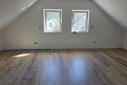 Erstbezug! Hochwertige Familienwohnung über 2 Ebenen! Terrasse, Garten, EBK! zimmer