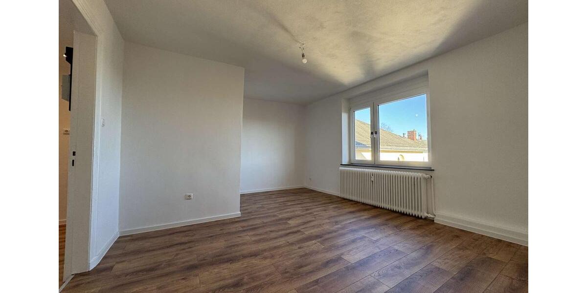 Dachgeschoßwohnung Wilhelmshaven - 3.5 Zimmer, 105 m&sup2;, 650&euro; | Angebot:24676273