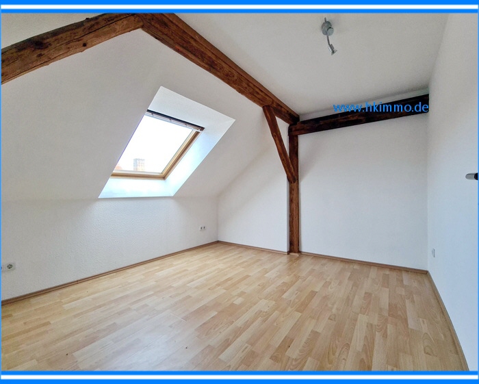 3-Raumwohnung unterm Dach in KöthenAnhalt - Einbauküche ist dabei - Etagenwohnung Köthen | Angebot:25568880
