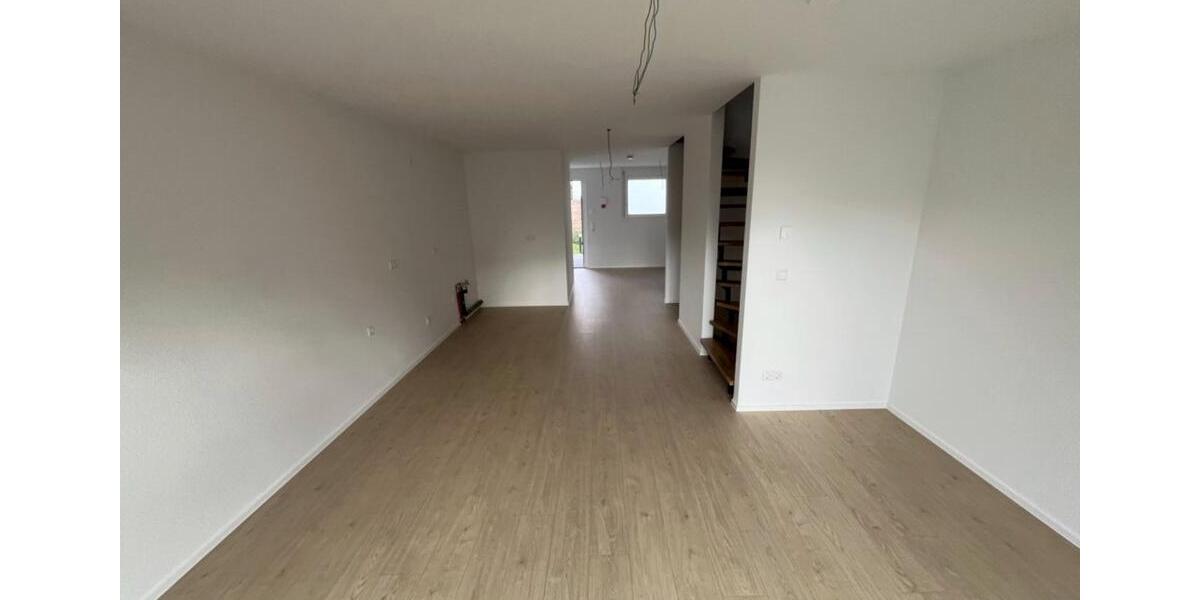 Reihenhaus Weingarten (Baden) - 5.5 Zimmer, 111 m&sup2;, 1.665&euro; | Angebot:24830170