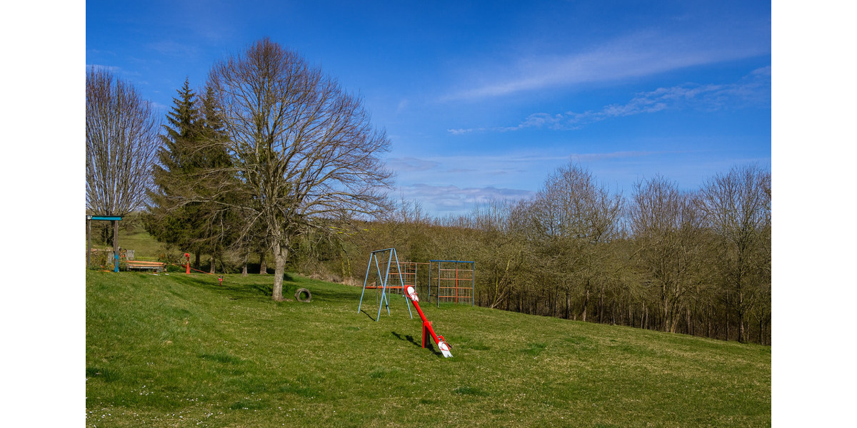 Helle 4-Raum-Wohnung mit Balkon, Naturidylle und Stellplatz – Nähe Erfurt, Weimar & Arnstadt zu vermieten! 4 zimmer