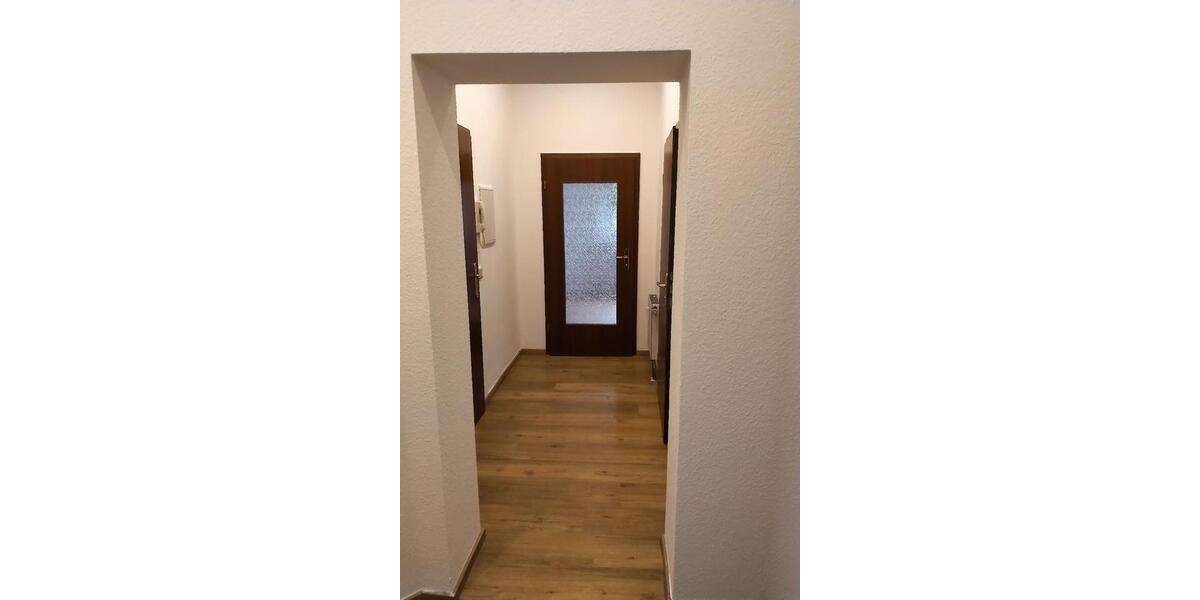 Hochparterre Hohenmölsen - 3 Zimmer, 65 m&sup2;, 429&euro; | Angebot:24591718