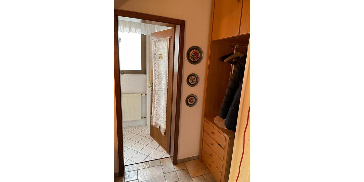Erdgeschoßwohnung Selbitz - 3 Zimmer, 141 m&sup2;, 690&euro; | Angebot:26040544