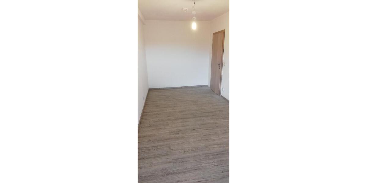 Dachgeschoßwohnung Saarbrücken - 3 Zimmer, 70 m&sup2;, 560&euro; | Angebot:25148200