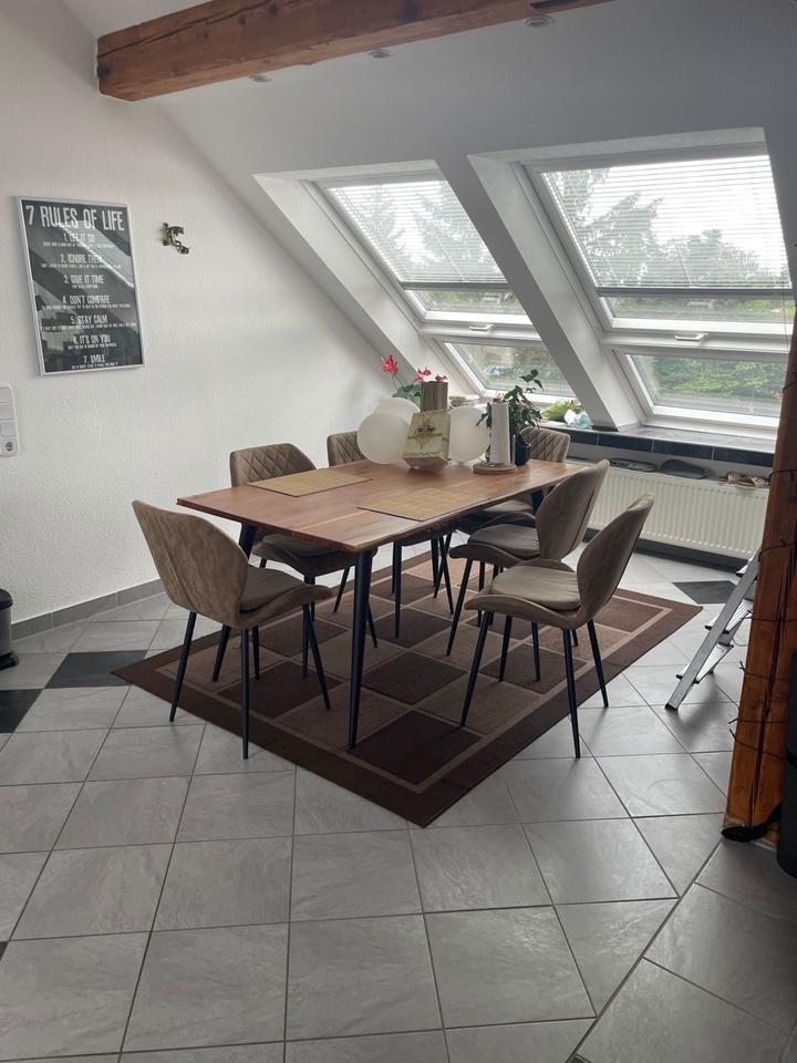 Renovierte 2-Zimmer Wohnung mit Einbauküche und Klimaanlage zimmer