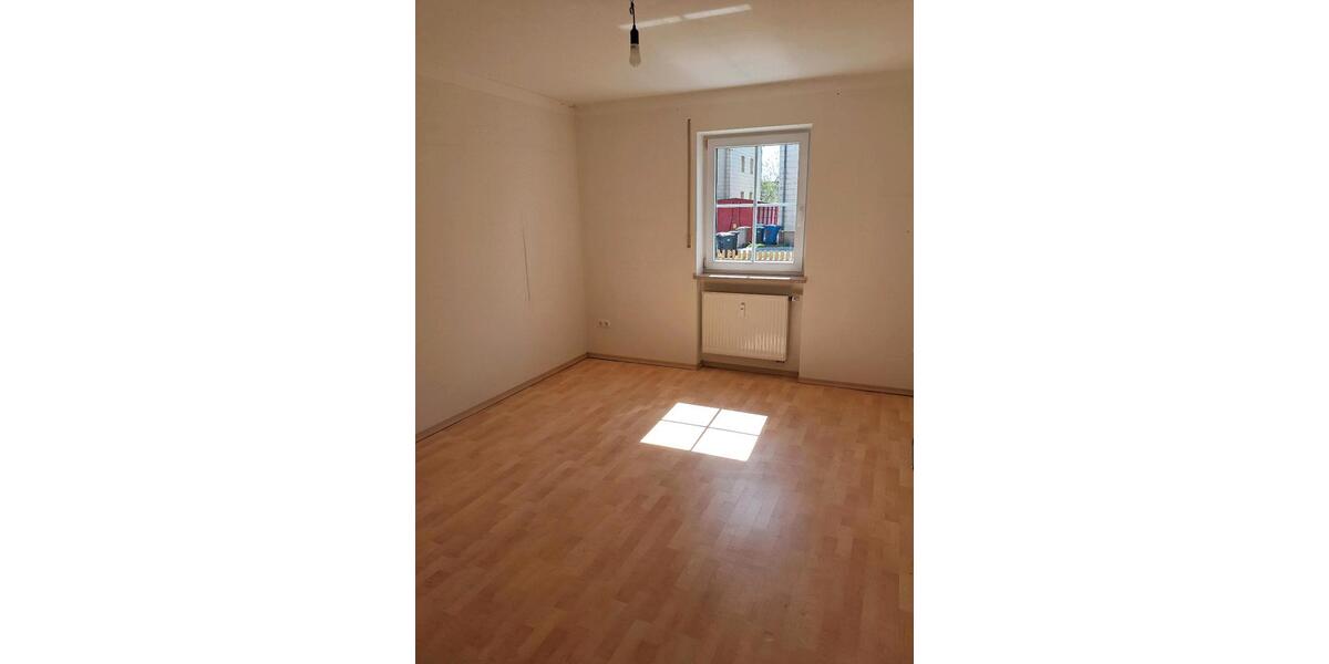 Erdgeschoßwohnung Viechtach - 3 Zimmer, 95 m&sup2;, 900&euro; | Angebot:26271628