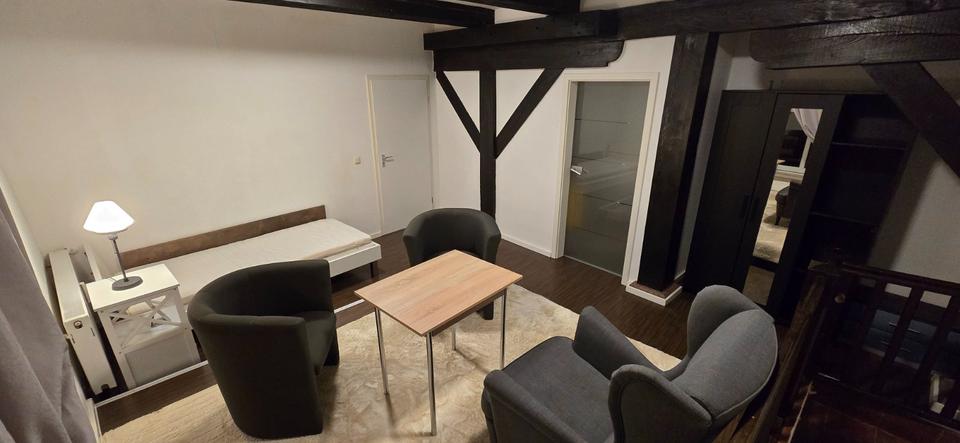 Erdgeschoßwohnung Rostock - 6 Zimmer, 150 m&sup2;, 150&euro; | Angebot:25806565