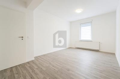 SCHÖNES WG-ZIMMER IN ZENTRALER LAGE (2) 1 zimmer