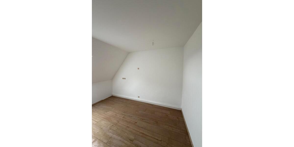Dachgeschoßwohnung Bad Blankenburg - 2 Zimmer, 38 m&sup2;, 275&euro; | Angebot:26623723