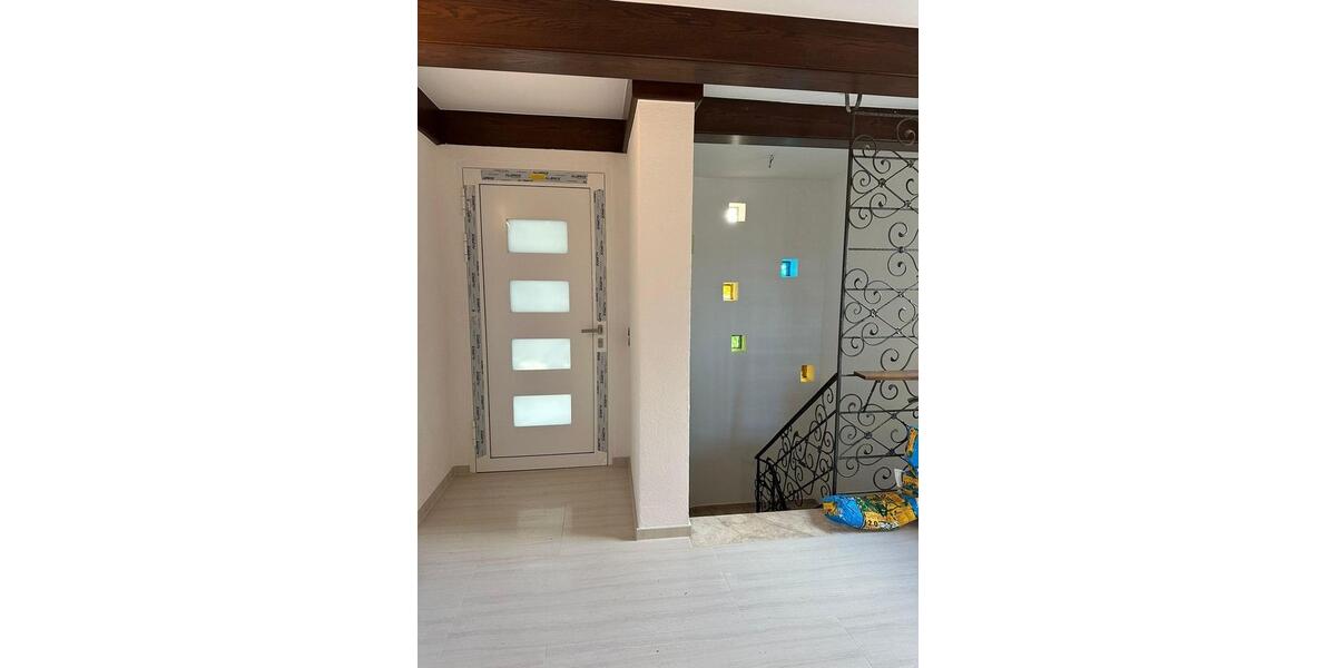 Erdgeschoßwohnung Uhingen - 4 Zimmer, 120 m&sup2;, 1.600&euro; | Angebot:25988250