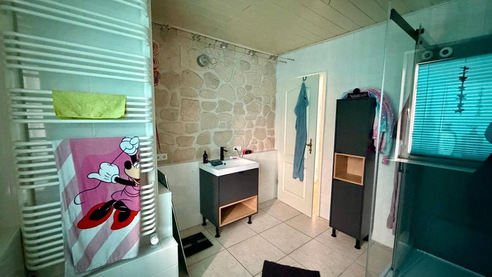 Einfamilienhaus Niedenstein - 6 Zimmer, 145 m&sup2;, 800&euro; | Angebot:26572697