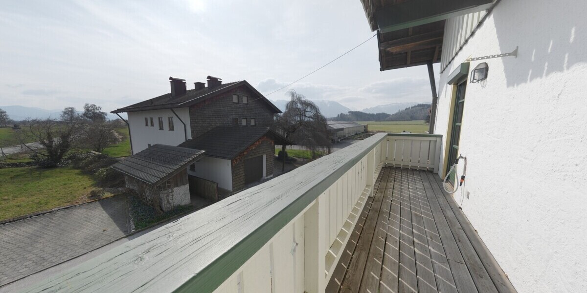 Attraktive, großzügige 3-Zimmer-Mietwohnung mit Galerie und Balkon in Ainring - sofort verfügbar! - Etagenwohnung Ainring Ainring | Angebot:26129110