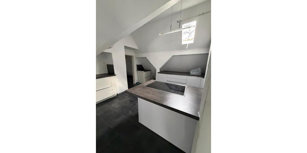 Dachgeschoßwohnung Kirchen (Sieg) - 3 Zimmer, 90 m&sup2;, 780&euro; | Angebot:25285818