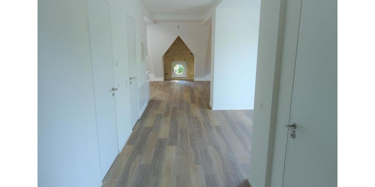 Dachgeschoßwohnung Naunhof - 2 Zimmer, 80 m&sup2;, 999&euro; | Angebot:25056005