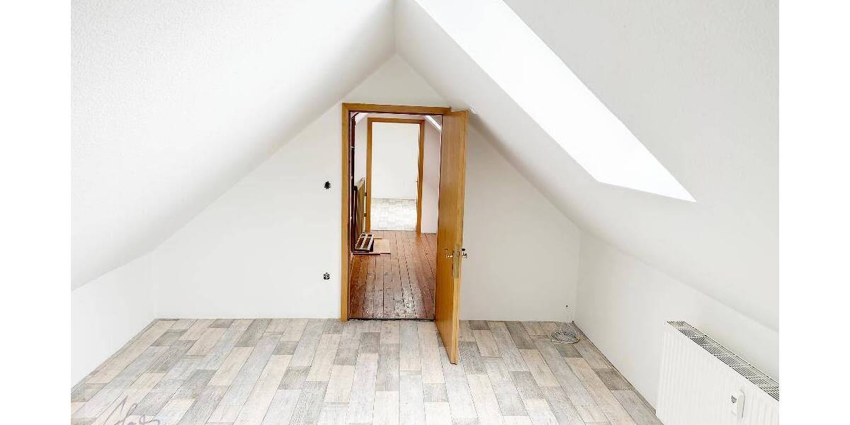 Etagenwohnung Riesa Gröba - 6 Zimmer, 127 m&sup2;, 950&euro; | Angebot:26556321