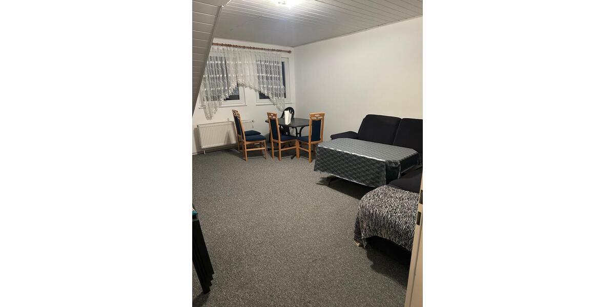 Dachgeschoßwohnung Meinerzhagen - 4 Zimmer, 80 m&sup2;, 450&euro; | Angebot:24444794