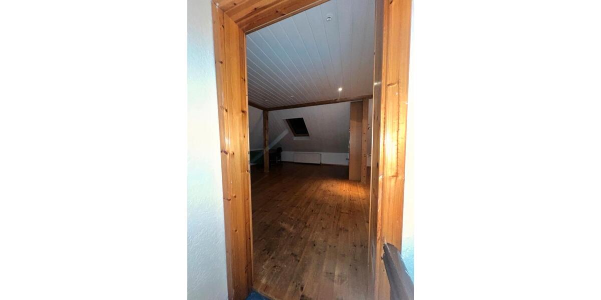 Etagenwohnung Karben - 4 Zimmer, 150 m&sup2;, 1.500&euro; | Angebot:25343839