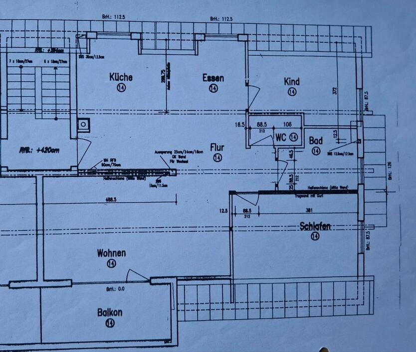 Erstbezug nach Renovierung 3 Zimmer DG mit neuer Küche.