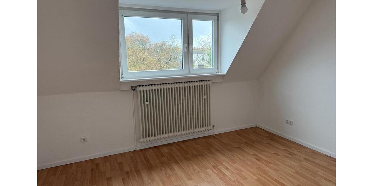 Dachgeschoßwohnung Dortmund Bövinghausen - 4.5 Zimmer, 97 m&sup2;, 930&euro; | Angebot:26617947