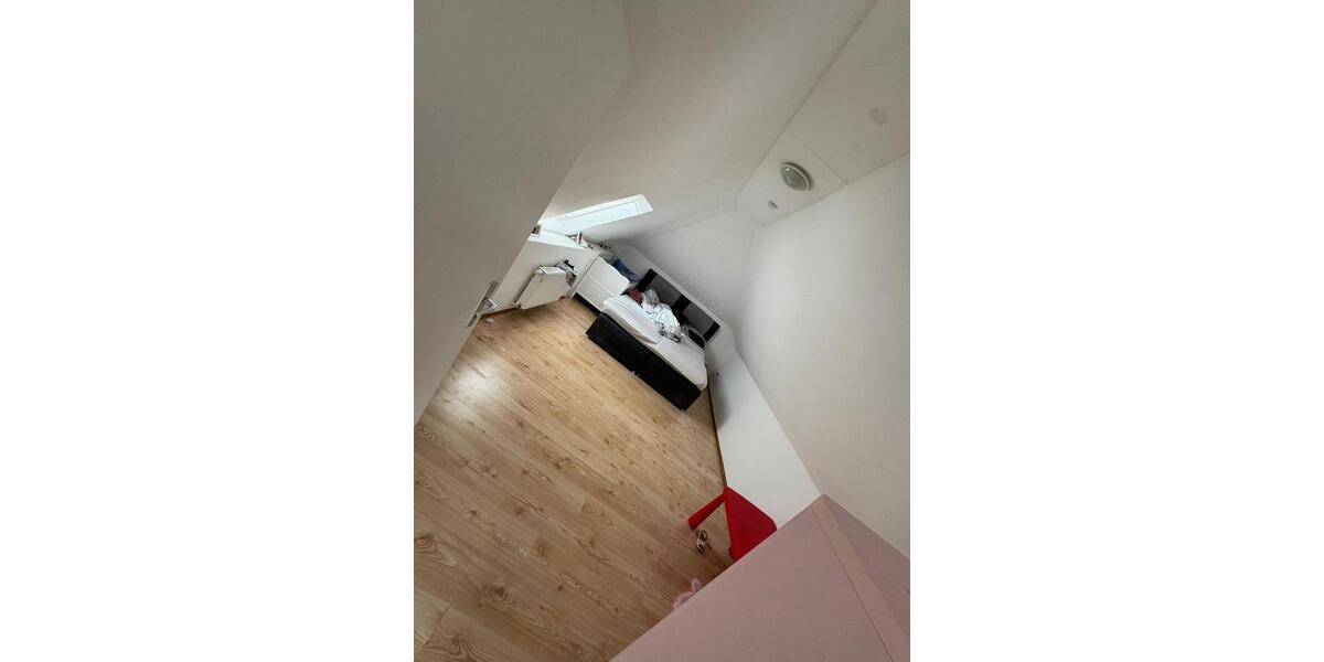 Dachgeschoßwohnung Steinwiesen - 3 Zimmer, 140 m&sup2;, 650&euro; | Angebot:26145535