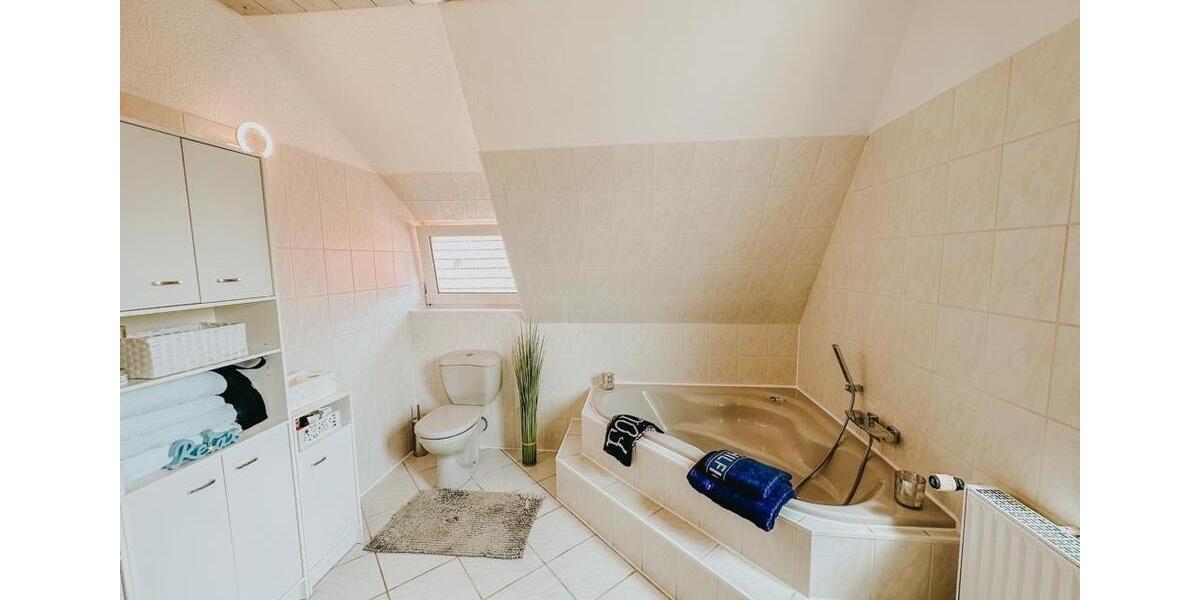 Dachgeschoßwohnung Delligsen - 2 Zimmer, 65 m&sup2;, 750&euro; | Angebot:26354081
