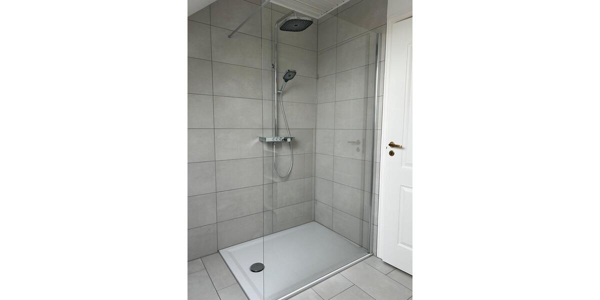 Dachgeschoßwohnung Roßwein - 3 Zimmer, 68 m&sup2;, 285&euro; | Angebot:26449242