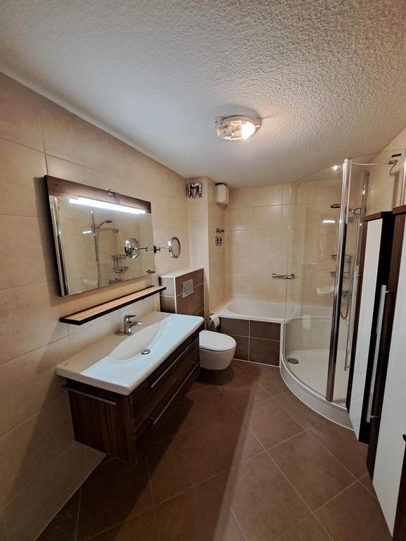 Wunderschöne 3-Raum-Maisonette-Wohnung mit ausgebauten Spitzboden ab sofort zu vermieten zimmer