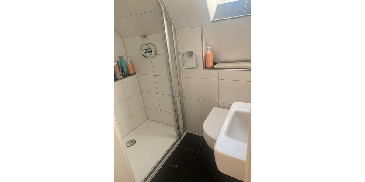Dachgeschoßwohnung Petersberg - 4 Zimmer, 110 m&sup2;, 1.049&euro; | Angebot:26677541